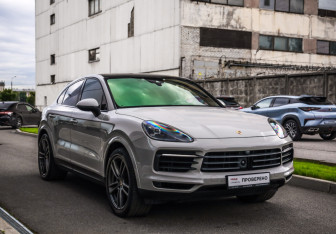 Подержанный автомобиль Porsche Cayenne 2021 года (5 фото)