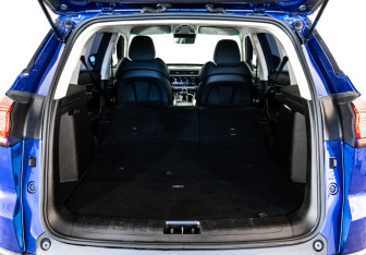 Подержанный автомобиль Geely Atlas Pro 2022 года (27 фото)