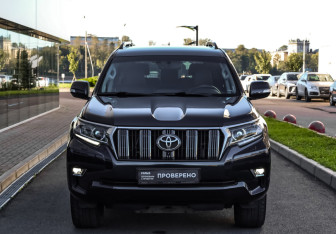 Подержанный автомобиль Toyota Land Cruiser Prado 2018 года (3 фото)