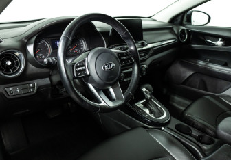 Подержанный автомобиль Kia Cerato Sedan 2020 года (11 фото)