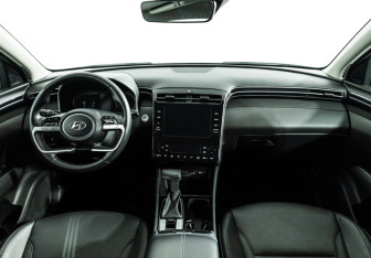 Подержанный автомобиль Hyundai Tucson 2023 года (13 фото)