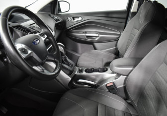 Подержанный автомобиль Ford Kuga 2014 года (10 фото)