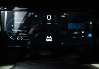 Подержанный автомобиль Geely Monjaro 2023 года (12 фото)