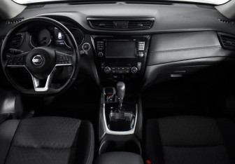 Подержанный автомобиль Nissan X-Trail 2019 года (15 фото)