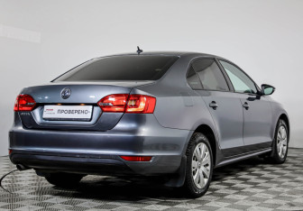 Подержанный автомобиль Volkswagen Jetta Sedan 2012 года (5 фото)