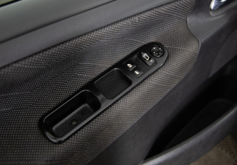 Подержанный автомобиль Peugeot 207 Hatchback 2007 года (17 фото)