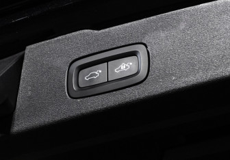 Подержанный автомобиль Volvo V60 Cross Country 2021 года (22 фото)