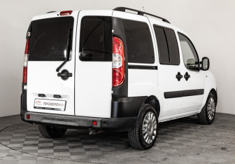 Подержанный автомобиль Fiat Doblo 2012 года (5 фото)