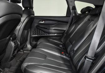 Подержанный автомобиль Hyundai Santa Fe 2021 года (13 фото)