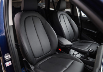 Подержанный автомобиль BMW X1 2019 года (22 фото)