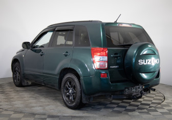 Подержанный автомобиль Suzuki Grand Vitara 2007 года (7 фото)