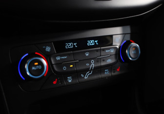 Подержанный автомобиль Ford Focus Hatchback 2018 года (16 фото)