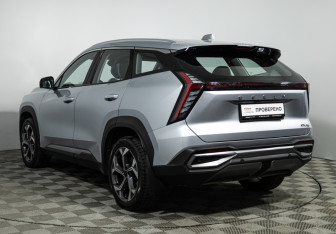 Подержанный автомобиль Geely Atlas 2023 года (7 фото)