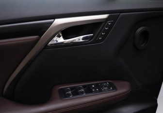 Подержанный автомобиль Lexus RX 2016 года (18 фото)