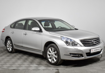 Подержанный автомобиль Nissan Teana 2010 года (3 фото)