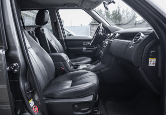 Подержанный автомобиль Land Rover Discovery 2014 года (21 фото)