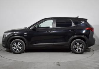 Подержанный автомобиль Kia Seltos 2021 года (8 фото)