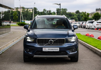 Подержанный автомобиль Volvo XC40 2021 года (4 фото)