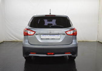 Подержанный автомобиль Suzuki SX4 Hatchback 2014 года (6 фото)