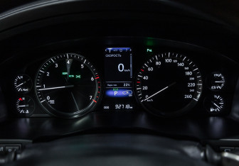 Подержанный автомобиль Lexus LX 2016 года (18 фото)
