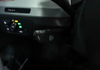 Подержанный автомобиль Audi Q7 2015 года (33 фото)