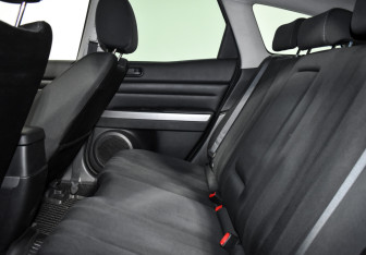 Подержанный автомобиль Mazda CX-7 2011 года (12 фото)
