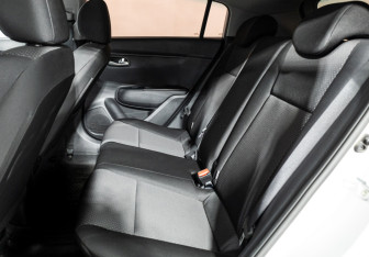 Подержанный автомобиль Kia Rio Hatchback 2021 года (10 фото)