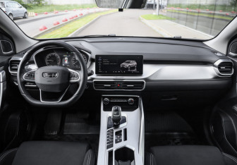 Подержанный автомобиль Geely Coolray 2021 года (11 фото)