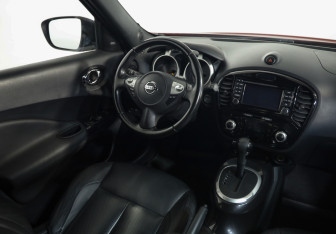 Подержанный автомобиль Nissan Juke 2017 года (8 фото)