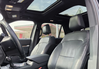 Подержанный автомобиль Ford Explorer 2018 года (13 фото)