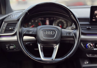 Подержанный автомобиль Audi Q5 2017 года (16 фото)