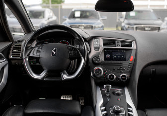 Подержанный автомобиль Citroen DS5 2013 года (13 фото)