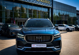 Подержанный автомобиль Geely Monjaro 2023 года (7 фото)