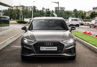 Подержанный автомобиль Audi A4 Sedan 2021 года (4 фото)