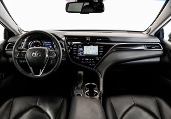 Подержанный автомобиль Toyota Camry Sedan 2019 года (11 фото)