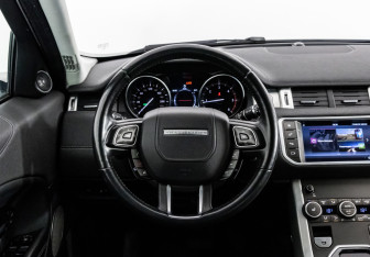 Подержанный автомобиль Land Rover Range Rover Evoque 2017 года (16 фото)