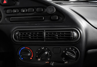 Подержанный автомобиль Chevrolet Niva 2011 года (14 фото)