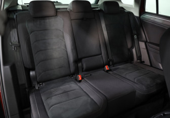 Подержанный автомобиль Volkswagen Tiguan 2017 года (24 фото)