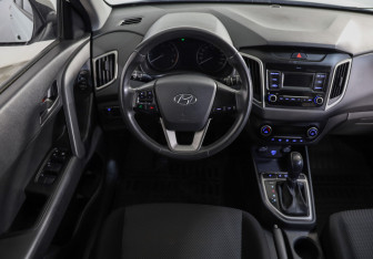 Подержанный автомобиль Hyundai Creta 2019 года (10 фото)