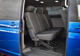 Подержанный автомобиль Volkswagen Caravelle 2021 года (9 фото)