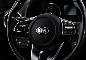 Подержанный автомобиль Kia Cerato Sedan 2020 года (14 фото)