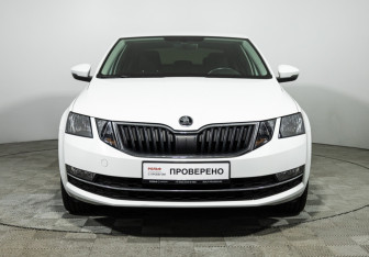 Подержанный автомобиль Skoda Octavia Liftback 2020 года (2 фото)