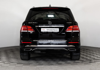 Подержанный автомобиль Mercedes-Benz GLE 2016 года (7 фото)