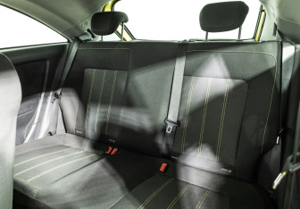 Подержанный автомобиль Opel Corsa 2011 года (10 фото)