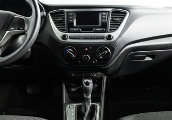 Подержанный автомобиль Hyundai Solaris Sedan 2018 года (14 фото)