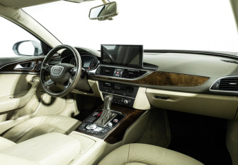 Подержанный автомобиль Audi A6 Sedan 2015 года (9 фото)
