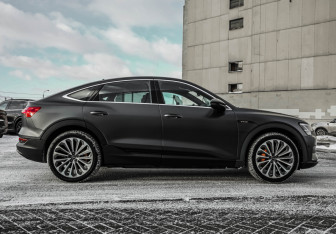 Подержанный автомобиль Audi e-tron Sportback 2021 года (6 фото)