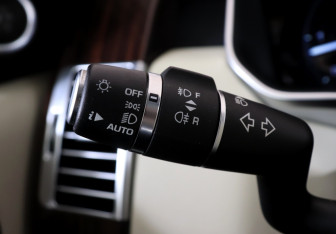 Подержанный автомобиль Land Rover Range Rover 2016 года (22 фото)