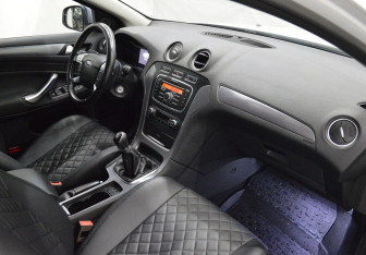 Подержанный автомобиль Ford Mondeo Sedan 2014 года (12 фото)