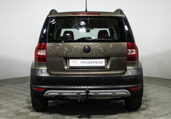 Подержанный автомобиль Skoda Yeti 2012 года (6 фото)